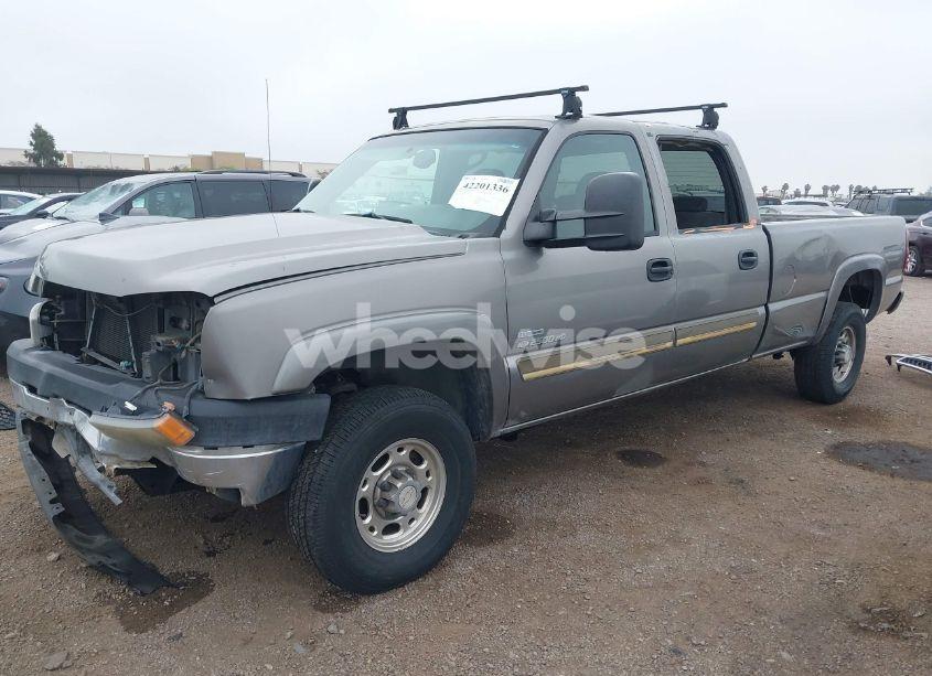 Photo 2 of 2006 Chevrolet Silverado 2500HD LT1 (VIN 1GCHC23D36F196008)