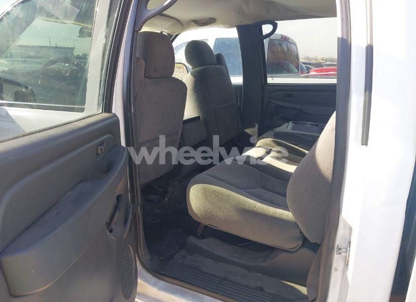 Photo 8 of 2007 Chevrolet Silverado 2500HD CLASSIC WORK TRUCK (VIN 1GCHC23D47F119701)