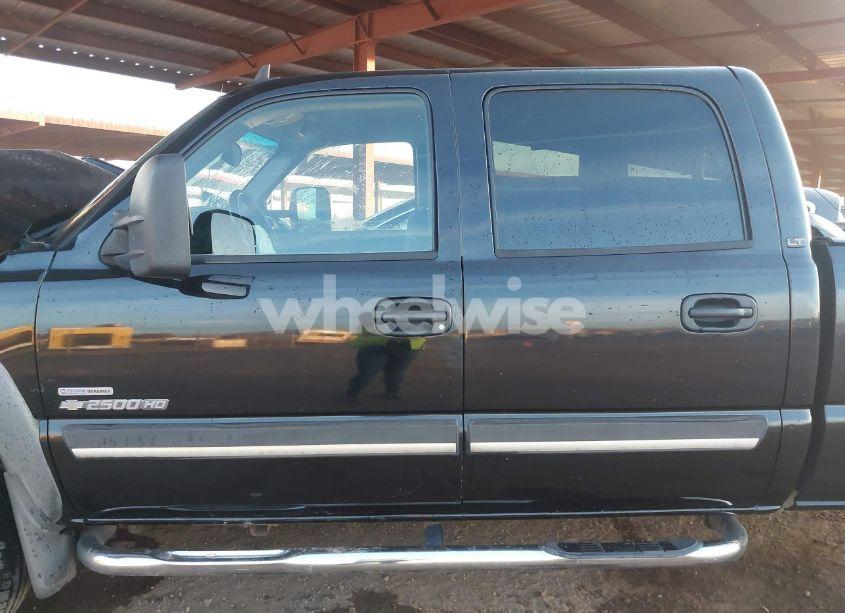 Photo 14 of 2006 Chevrolet Silverado 2500HD LT2 (VIN 1GCHC23D76F184282)