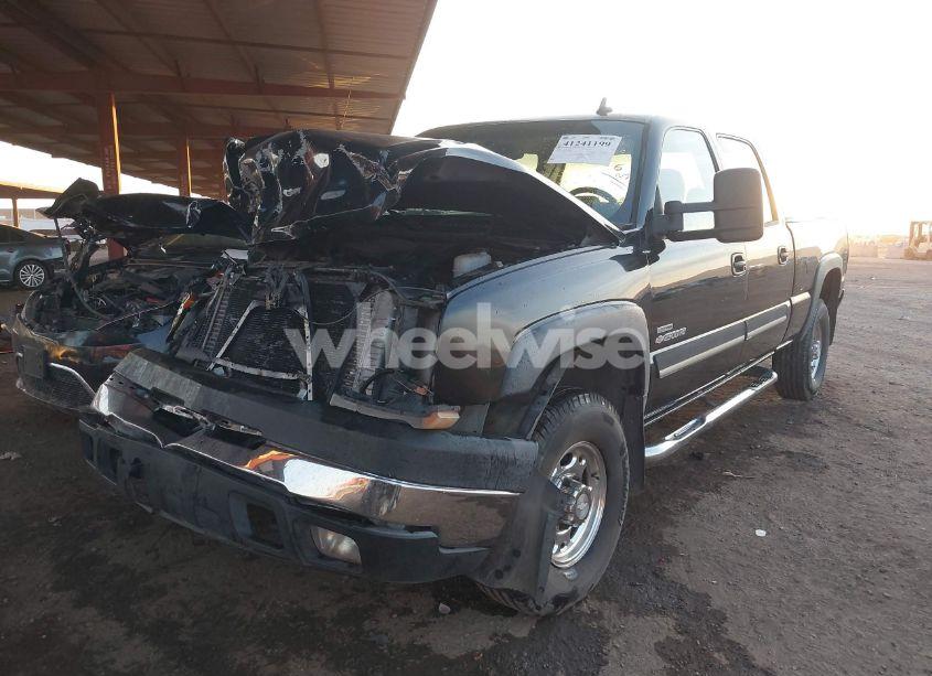 Photo 2 of 2006 Chevrolet Silverado 2500HD LT2 (VIN 1GCHC23D76F184282)