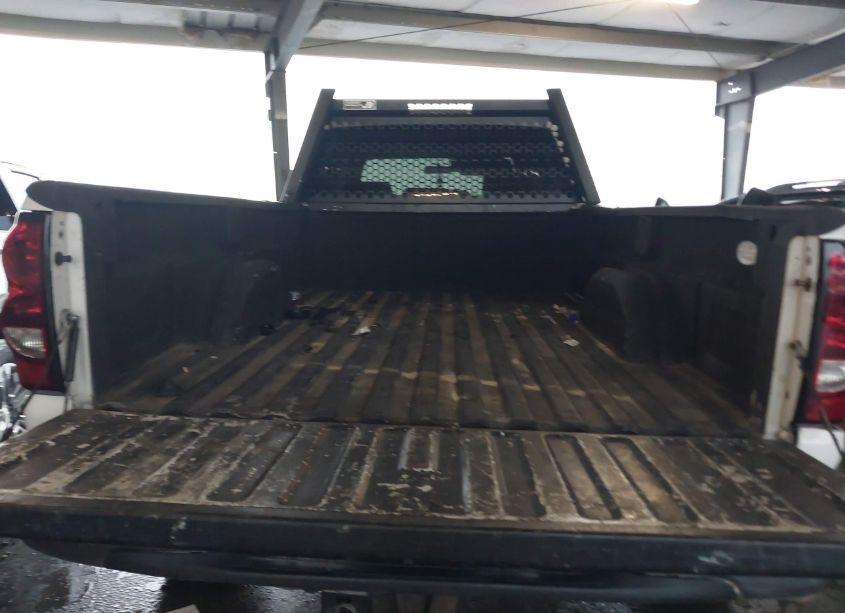 Photo 8 of 2006 Chevrolet Silverado 2500HD WORK TRUCK (VIN 1GCHC23D86F239161)