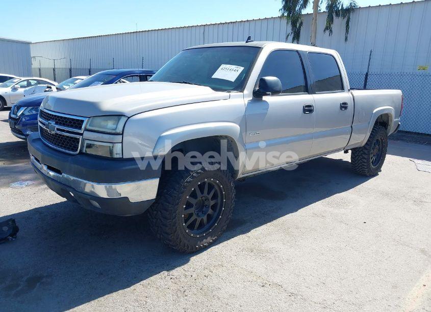 Photo 2 of 2006 Chevrolet Silverado 2500HD LT1 (VIN 1GCHC23D96F150022)