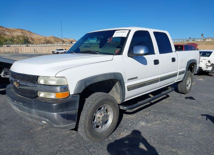 Photo 2 of 2002 Chevrolet Silverado 2500HD LS (VIN 1GCHC23G22F130893)