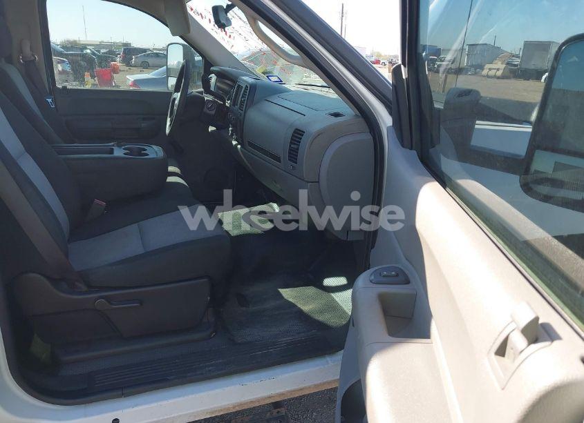 Photo 5 of 2008 Chevrolet Silverado 2500HD WORK TRUCK (VIN 1GCHC23K28F123407)