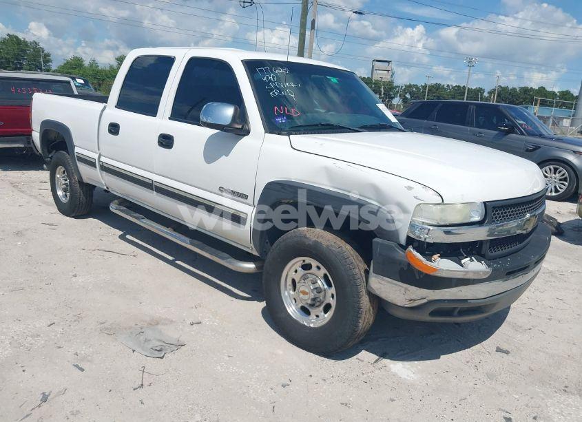 2001 Chevrolet Silverado 2500HD LS (VIN 1GCHC23U21F148427) main photo