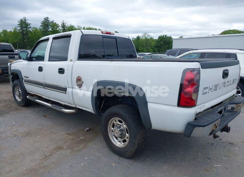Photo 3 of 2005 Chevrolet Silverado 2500HD (VIN 1GCHC23U25F822405)