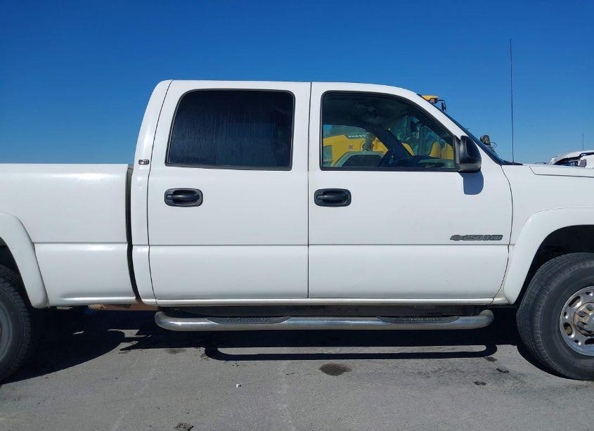 Photo 13 of 2004 Chevrolet Silverado 2500HD LT (VIN 1GCHC23U34F179562)