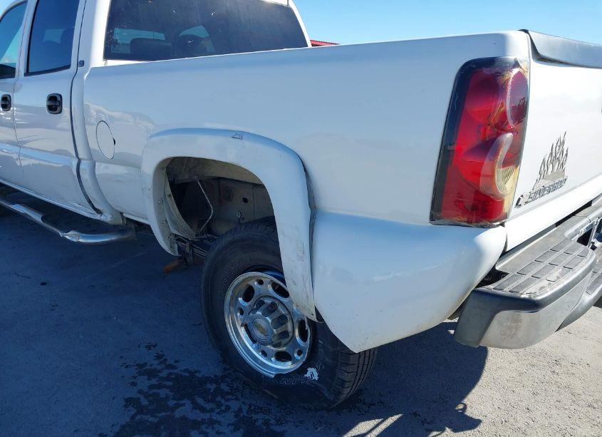 Photo 18 of 2004 Chevrolet Silverado 2500HD LT (VIN 1GCHC23U34F179562)