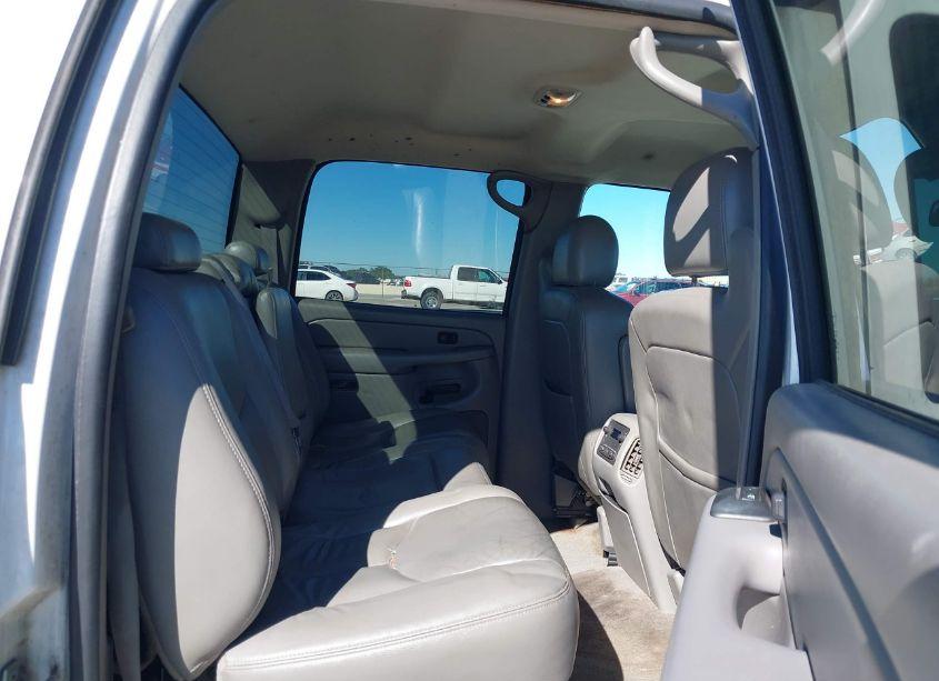 Photo 8 of 2004 Chevrolet Silverado 2500HD LT (VIN 1GCHC23U34F179562)