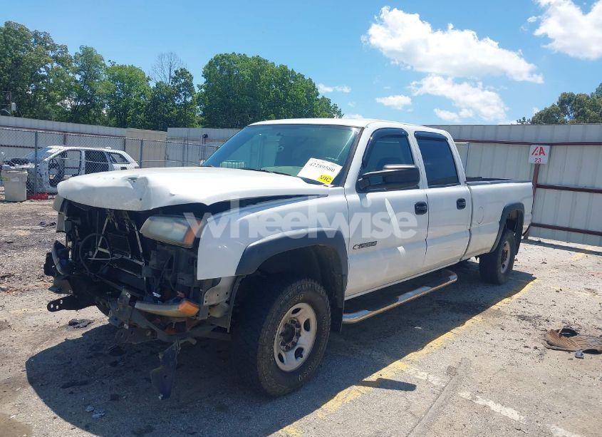 Photo 2 of 2005 Chevrolet Silverado 2500HD WORK TRUCK (VIN 1GCHC23U35F949373)
