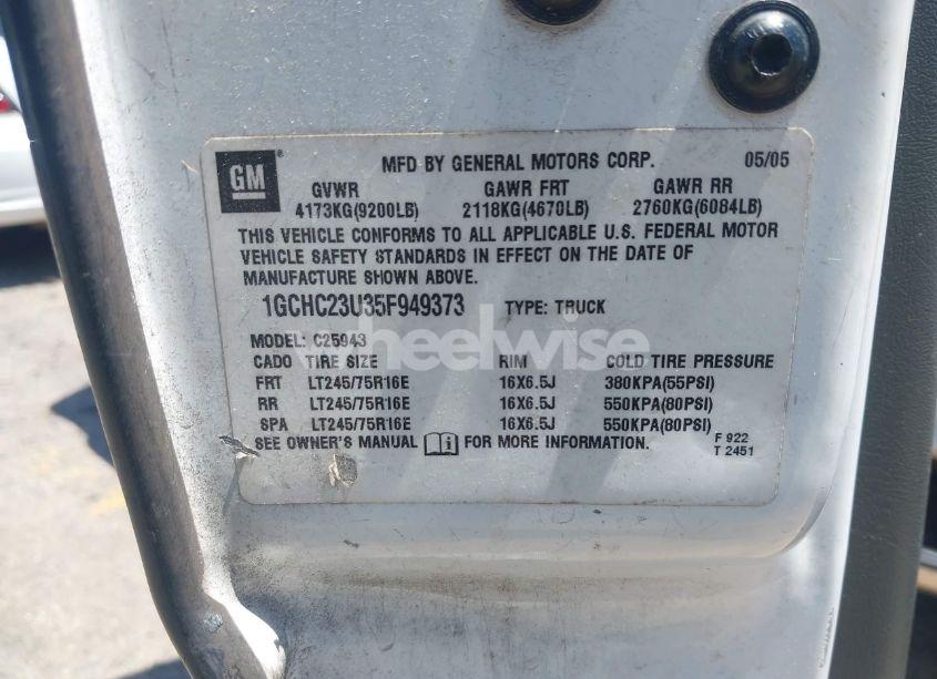Photo 9 of 2005 Chevrolet Silverado 2500HD WORK TRUCK (VIN 1GCHC23U35F949373)
