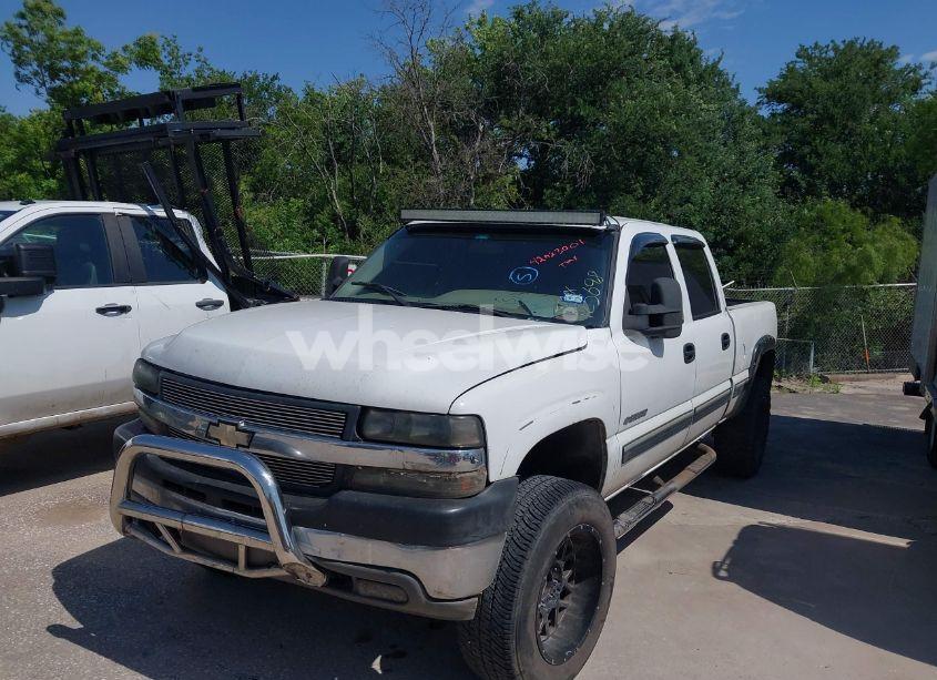 Photo 2 of 2002 Chevrolet Silverado 2500HD LS (VIN 1GCHC23U42F125698)