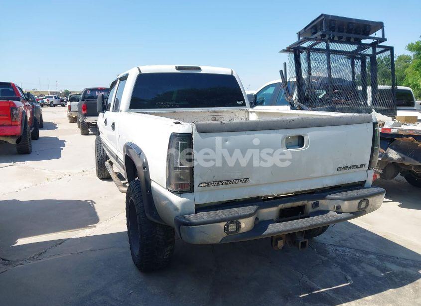 Photo 3 of 2002 Chevrolet Silverado 2500HD LS (VIN 1GCHC23U42F125698)