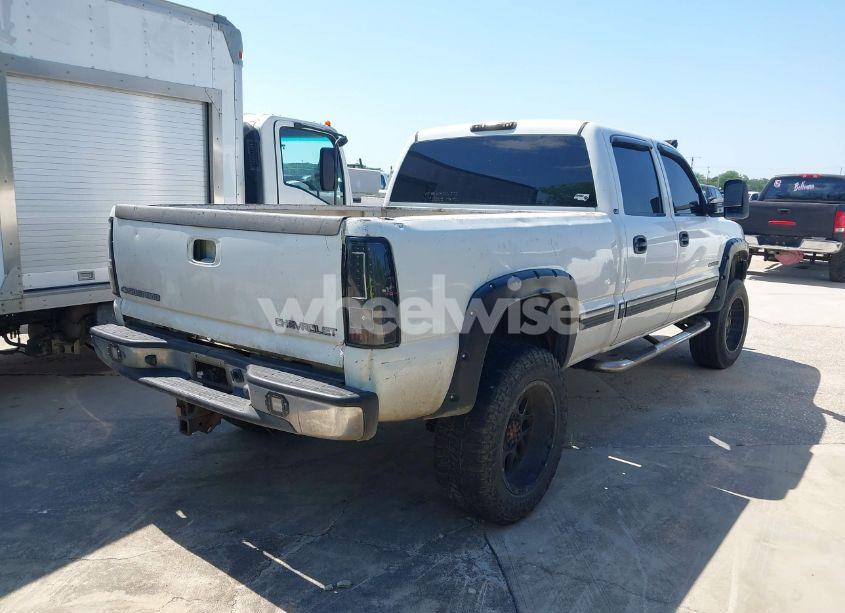 Photo 4 of 2002 Chevrolet Silverado 2500HD LS (VIN 1GCHC23U42F125698)