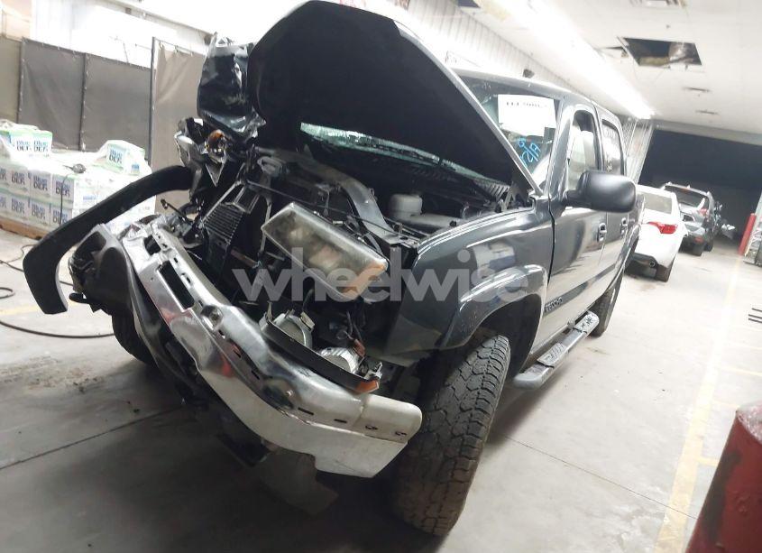 Photo 2 of 2003 Chevrolet Silverado 2500HD LS (VIN 1GCHC23U53F225438)