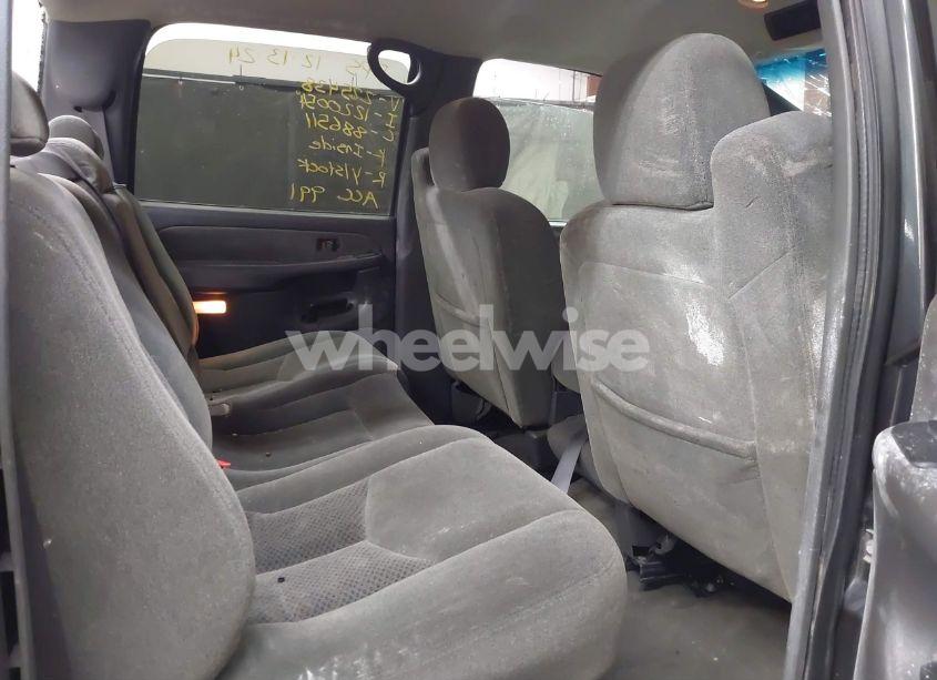 Photo 8 of 2003 Chevrolet Silverado 2500HD LS (VIN 1GCHC23U53F225438)