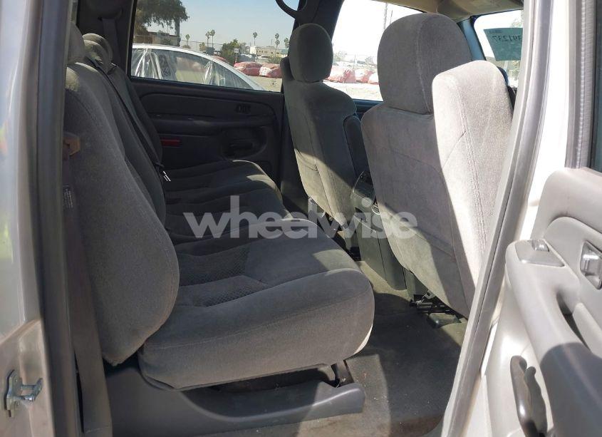 Photo 8 of 2005 Chevrolet Silverado 2500HD LS (VIN 1GCHC23U55F872991)