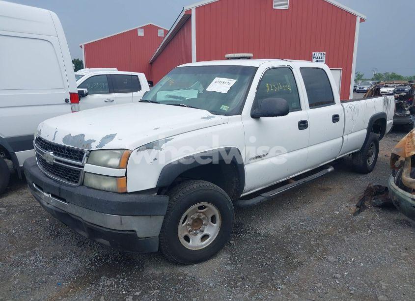 Photo 2 of 2006 Chevrolet Silverado 2500HD WORK TRUCK (VIN 1GCHC23U56F244284)