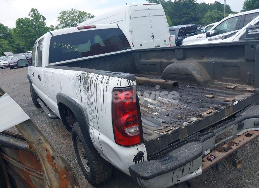Photo 3 of 2006 Chevrolet Silverado 2500HD WORK TRUCK (VIN 1GCHC23U56F244284)
