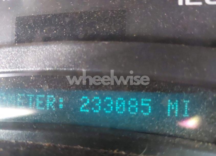 Photo 16 of 2004 Chevrolet Silverado 2500HD WORK TRUCK (VIN 1GCHC23U64F182584)