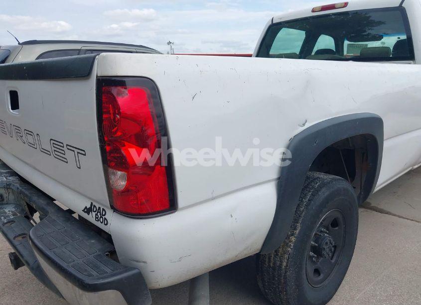 Photo 6 of 2004 Chevrolet Silverado 2500HD WORK TRUCK (VIN 1GCHC23U64F182584)