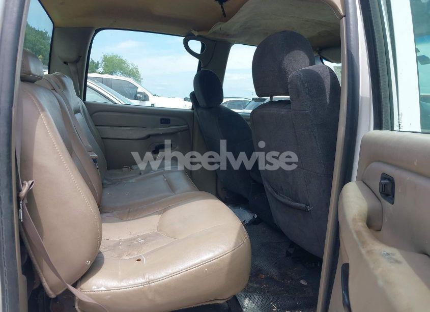 Photo 8 of 2004 Chevrolet Silverado 2500HD WORK TRUCK (VIN 1GCHC23U64F182584)