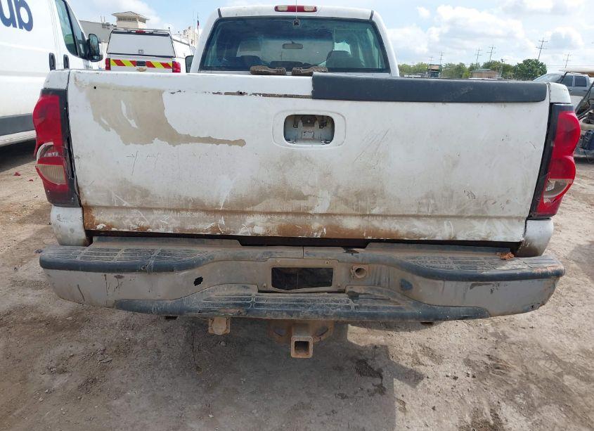 Photo 14 of 2004 Chevrolet Silverado 2500HD WORK TRUCK (VIN 1GCHC23U64F195206)