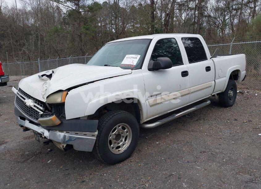 Photo 2 of 2005 Chevrolet Silverado 2500HD LS (VIN 1GCHC23U65F860381)