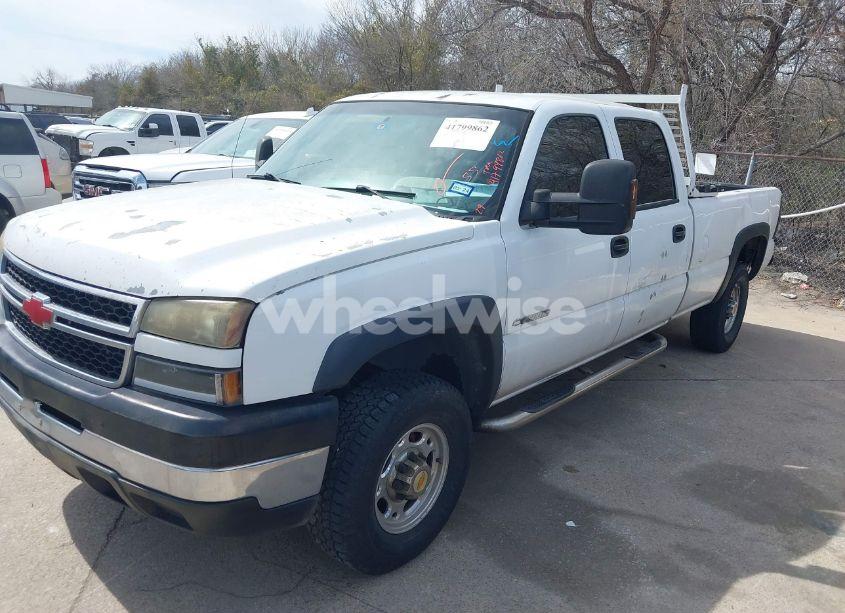 Photo 2 of 2007 Chevrolet Silverado 2500HD CLASSIC WORK TRUCK (VIN 1GCHC23U67F106514)