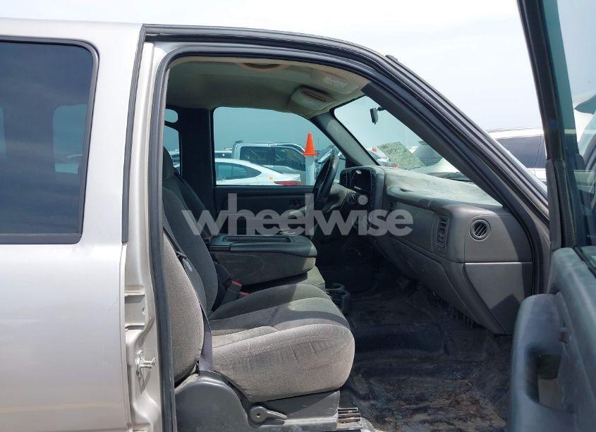 Photo 5 of 2006 Chevrolet Silverado 2500HD WORK TRUCK (VIN 1GCHC23U86F159794)