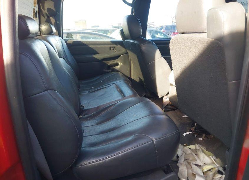 Photo 8 of 2002 Chevrolet Silverado 2500HD (VIN 1GCHC23U92F203568)