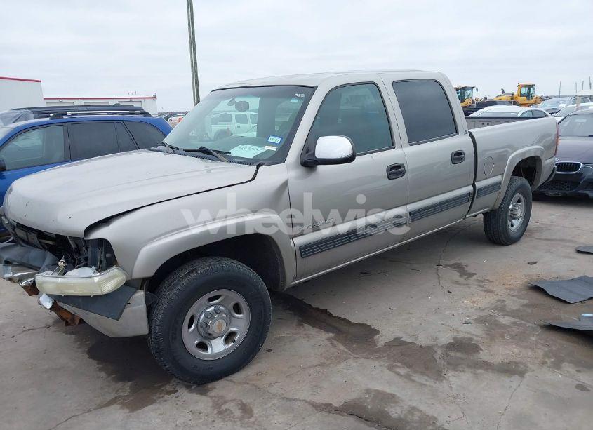 Photo 2 of 2002 Chevrolet Silverado 2500HD LS (VIN 1GCHC23UX2F178809)