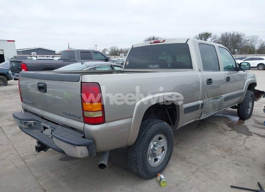 Photo 4 of 2002 Chevrolet Silverado 2500HD LS (VIN 1GCHC23UX2F178809)