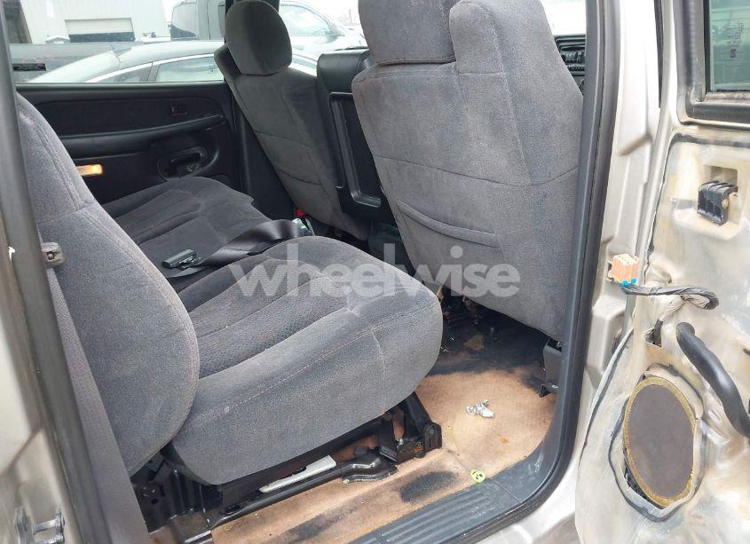 Photo 8 of 2002 Chevrolet Silverado 2500HD LS (VIN 1GCHC23UX2F178809)