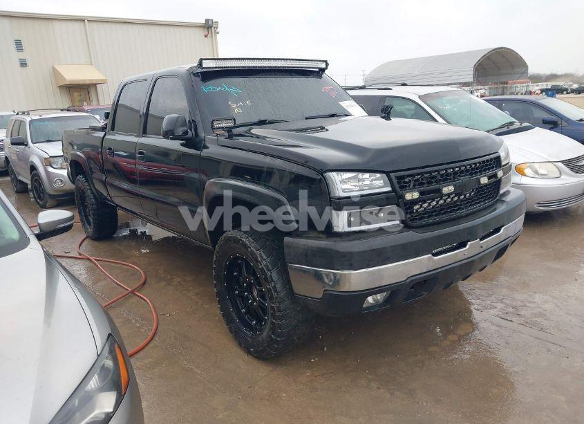 2005 Chevrolet Silverado 2500HD LS (VIN 1GCHC23UX5F893061) main photo