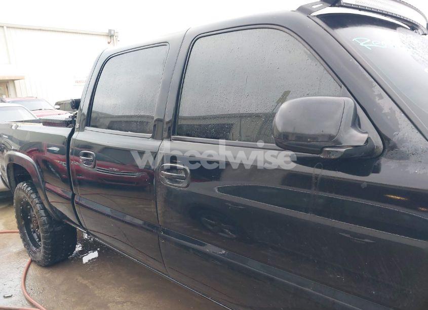 Photo 13 of 2005 Chevrolet Silverado 2500HD LS (VIN 1GCHC23UX5F893061)