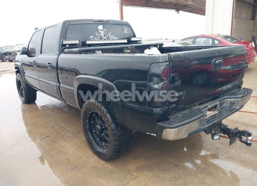 Photo 3 of 2005 Chevrolet Silverado 2500HD LS (VIN 1GCHC23UX5F893061)