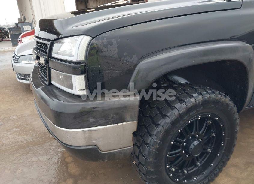 Photo 6 of 2005 Chevrolet Silverado 2500HD LS (VIN 1GCHC23UX5F893061)