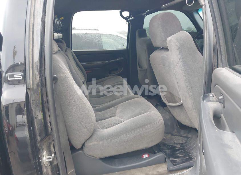 Photo 8 of 2005 Chevrolet Silverado 2500HD LS (VIN 1GCHC23UX5F893061)