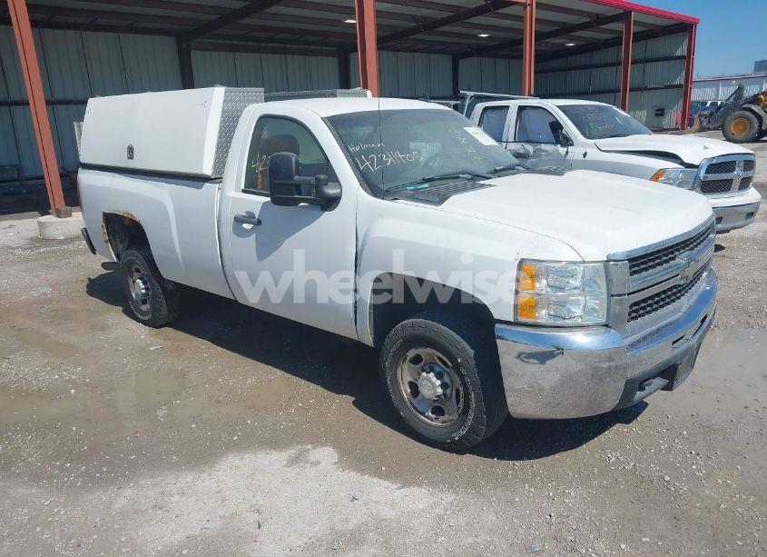 2007 Chevrolet Silverado 2500HD WORK TRUCK (VIN 1GCHC24K07E563631) main photo
