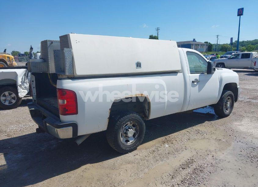 Photo 4 of 2007 Chevrolet Silverado 2500HD WORK TRUCK (VIN 1GCHC24K07E563631)