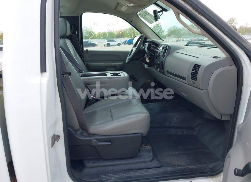 Photo 5 of 2008 Chevrolet Silverado 2500HD WORK TRUCK (VIN 1GCHC24K18E160498)