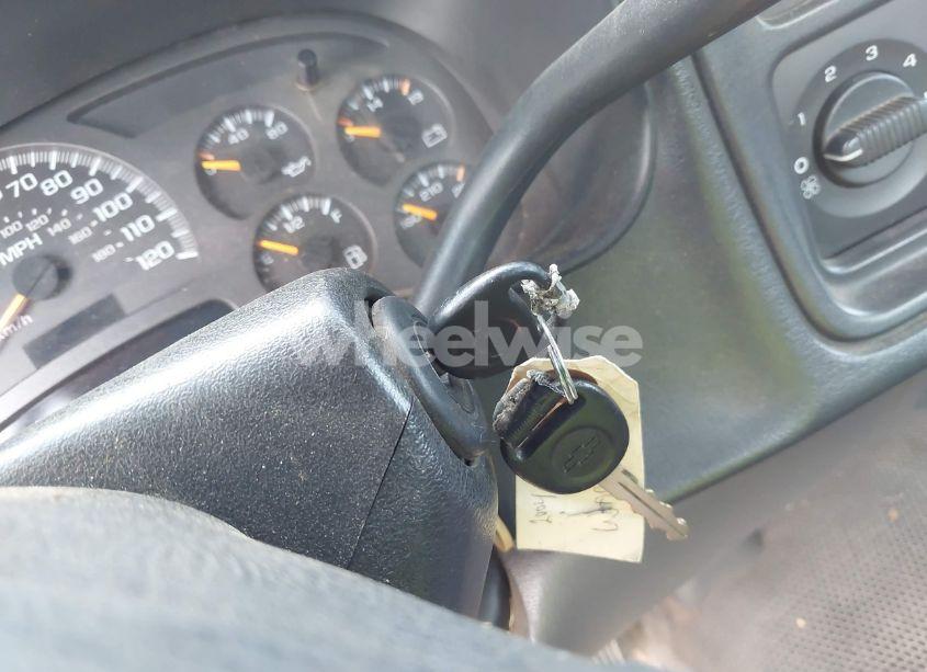 Photo 11 of 2004 Chevrolet Silverado 2500HD WORK TRUCK (VIN 1GCHC24U24E155564)