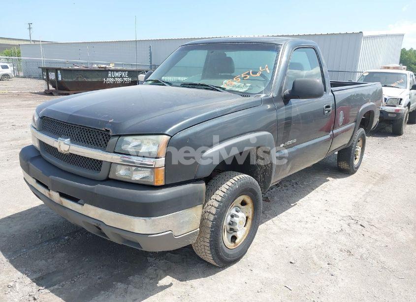 Photo 2 of 2004 Chevrolet Silverado 2500HD WORK TRUCK (VIN 1GCHC24U24E155564)
