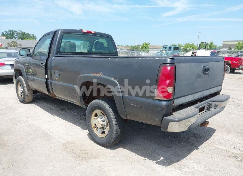 Photo 3 of 2004 Chevrolet Silverado 2500HD WORK TRUCK (VIN 1GCHC24U24E155564)