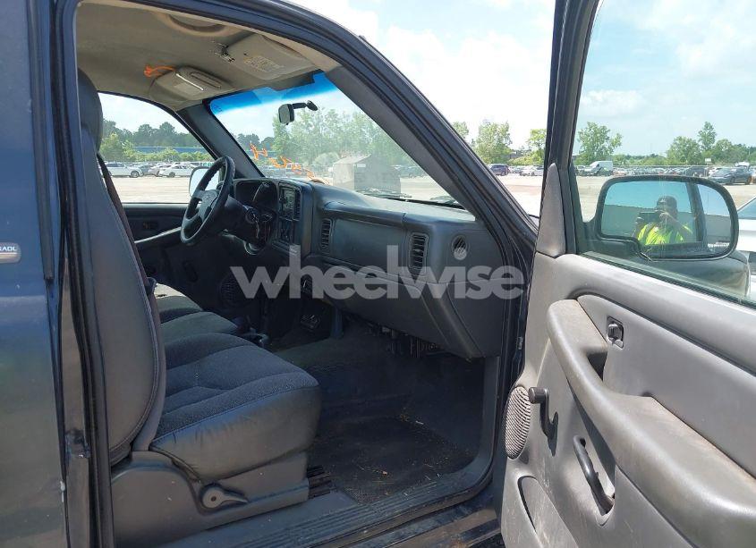 Photo 5 of 2004 Chevrolet Silverado 2500HD WORK TRUCK (VIN 1GCHC24U24E155564)