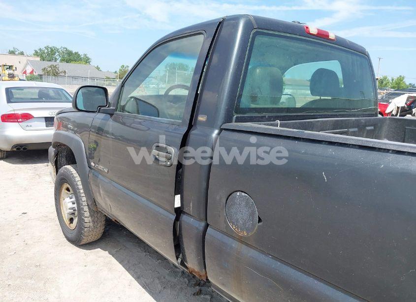 Photo 6 of 2004 Chevrolet Silverado 2500HD WORK TRUCK (VIN 1GCHC24U24E155564)