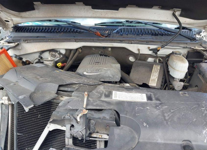 Photo 10 of 2004 Chevrolet Silverado 2500HD WORK TRUCK (VIN 1GCHC24U24E370118)