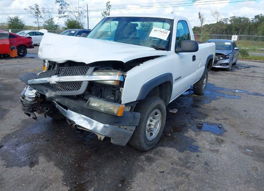 Photo 2 of 2004 Chevrolet Silverado 2500HD WORK TRUCK (VIN 1GCHC24U24E370118)