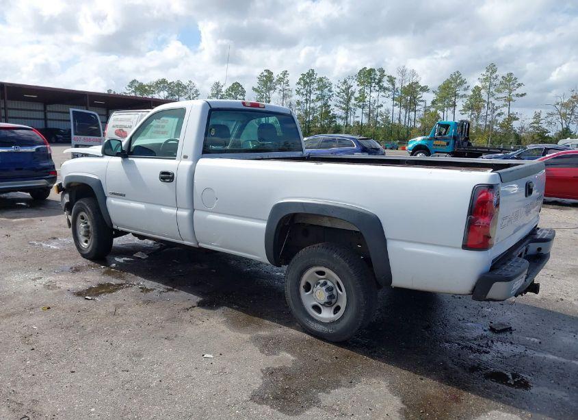 Photo 3 of 2004 Chevrolet Silverado 2500HD WORK TRUCK (VIN 1GCHC24U24E370118)